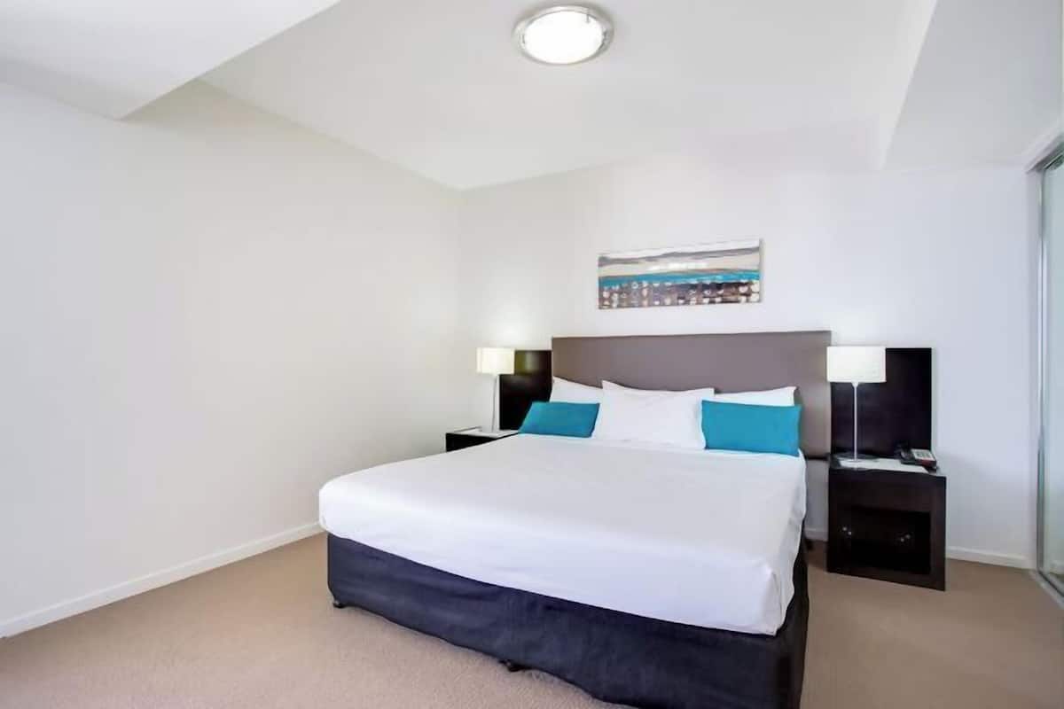3 Schlafzimmer, Zimmersafe, Schreibtisch, Bügeleisen/Bügelbrett