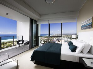 3 bedrooms, in-room safe, desk, iron/ironing board