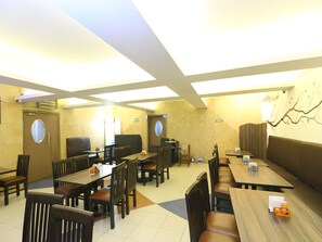Dining - Sangeetha Residency (Chennai)