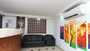 Lobby - Sangeetha Residency (Chennai)