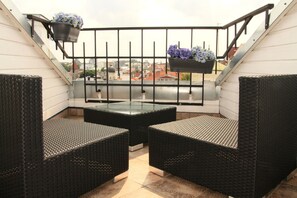 Romantic Apartment with balcony and fireplace | Balcony - Oldhouse Apartments (Tallinn)