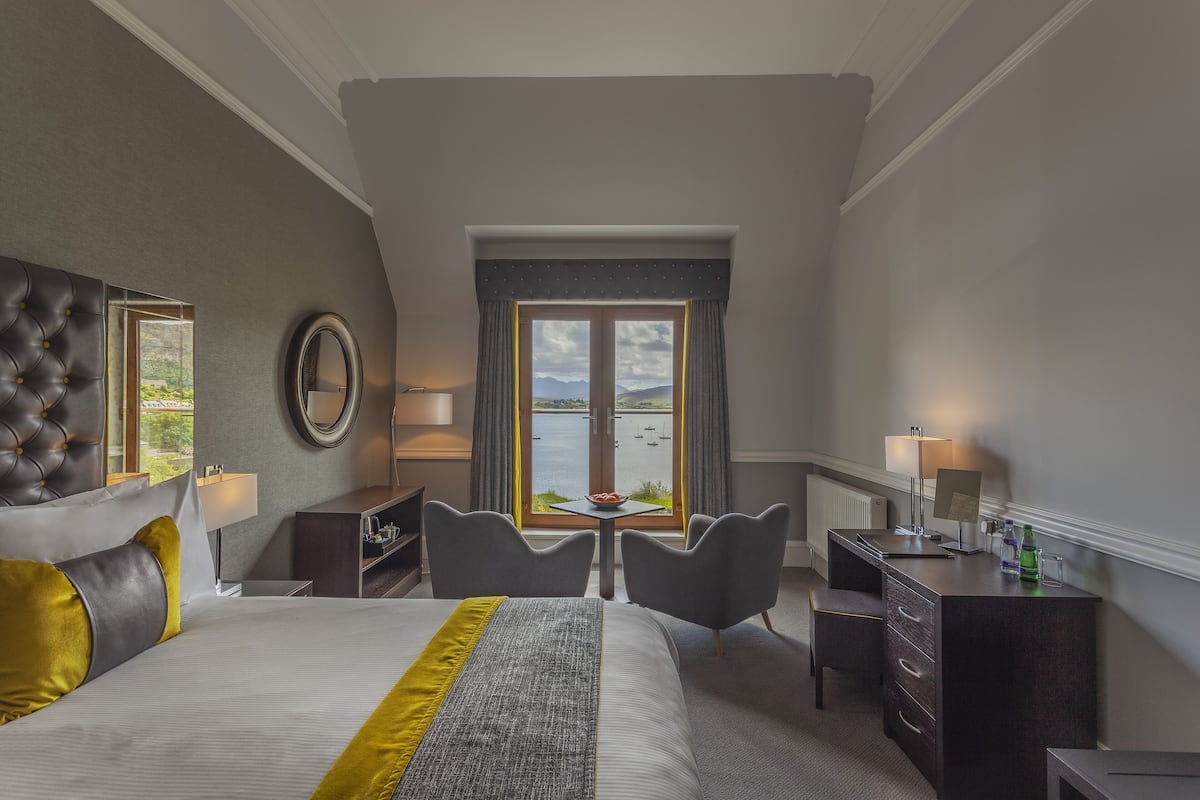 Premier kamer, uitzicht op zee (Deluxe) | 1 slaapkamer, luxe beddengoed, een kluis op de kamer
