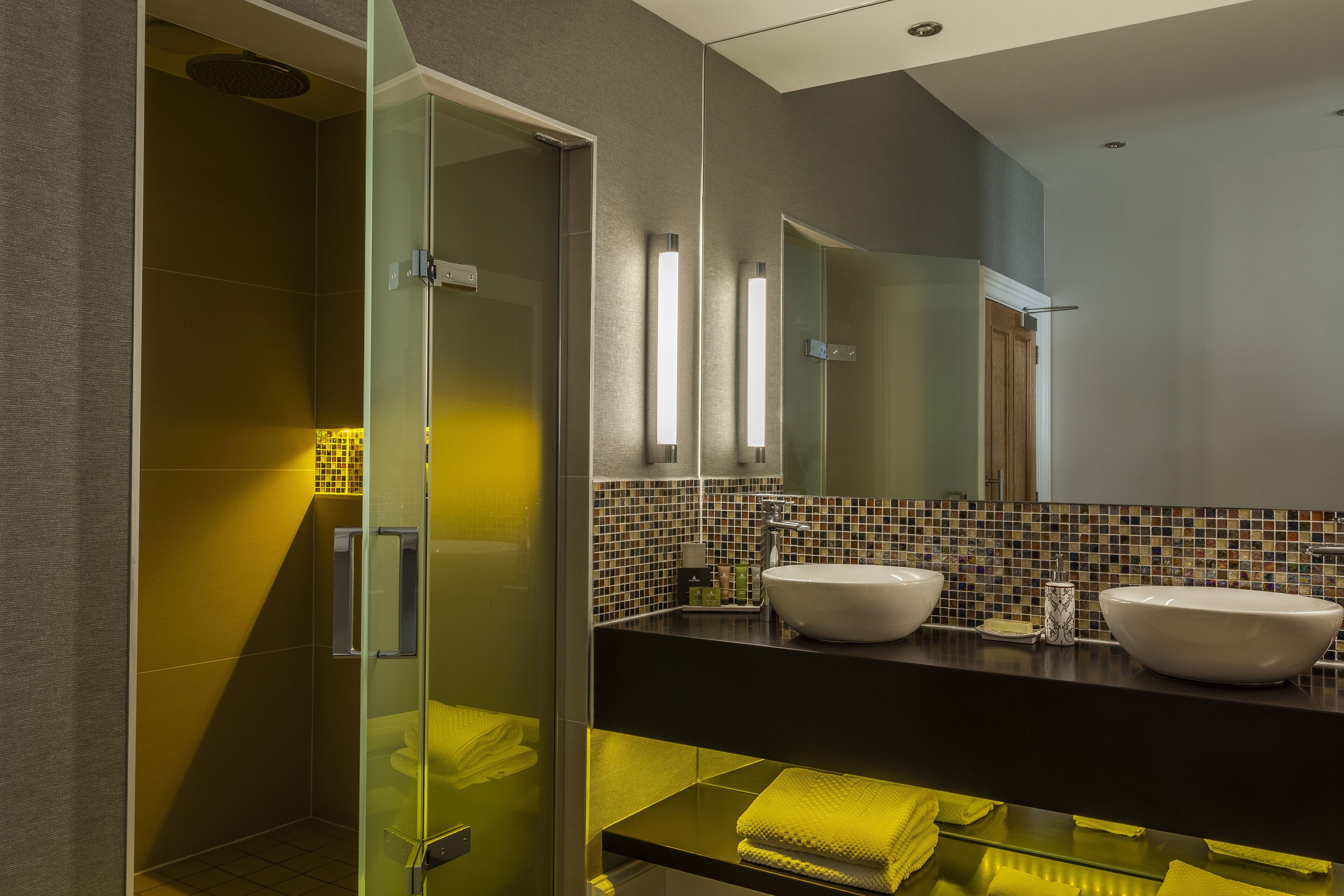 premier room, sea view (deluxe) | bathroom | designer toiletries, hair dryer, dressing gowns, slippers