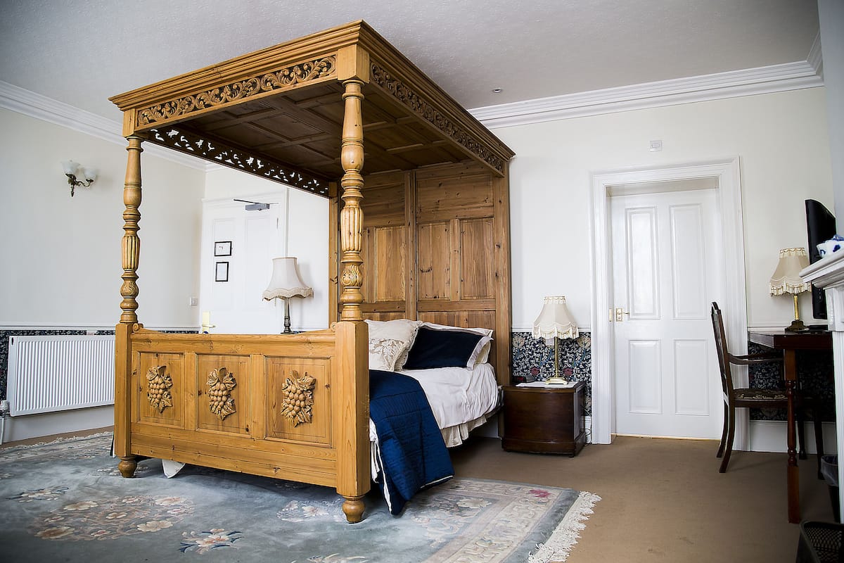 standard room, 1 double bed, non smoking (canopy bed) | desk, iron/ironing board, free wifi, bed sheets