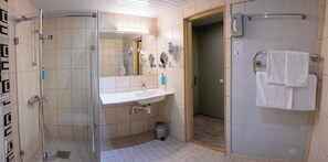 Standard Double or Twin Room | Bathroom - Tahetorni Hotel (Tallinn)