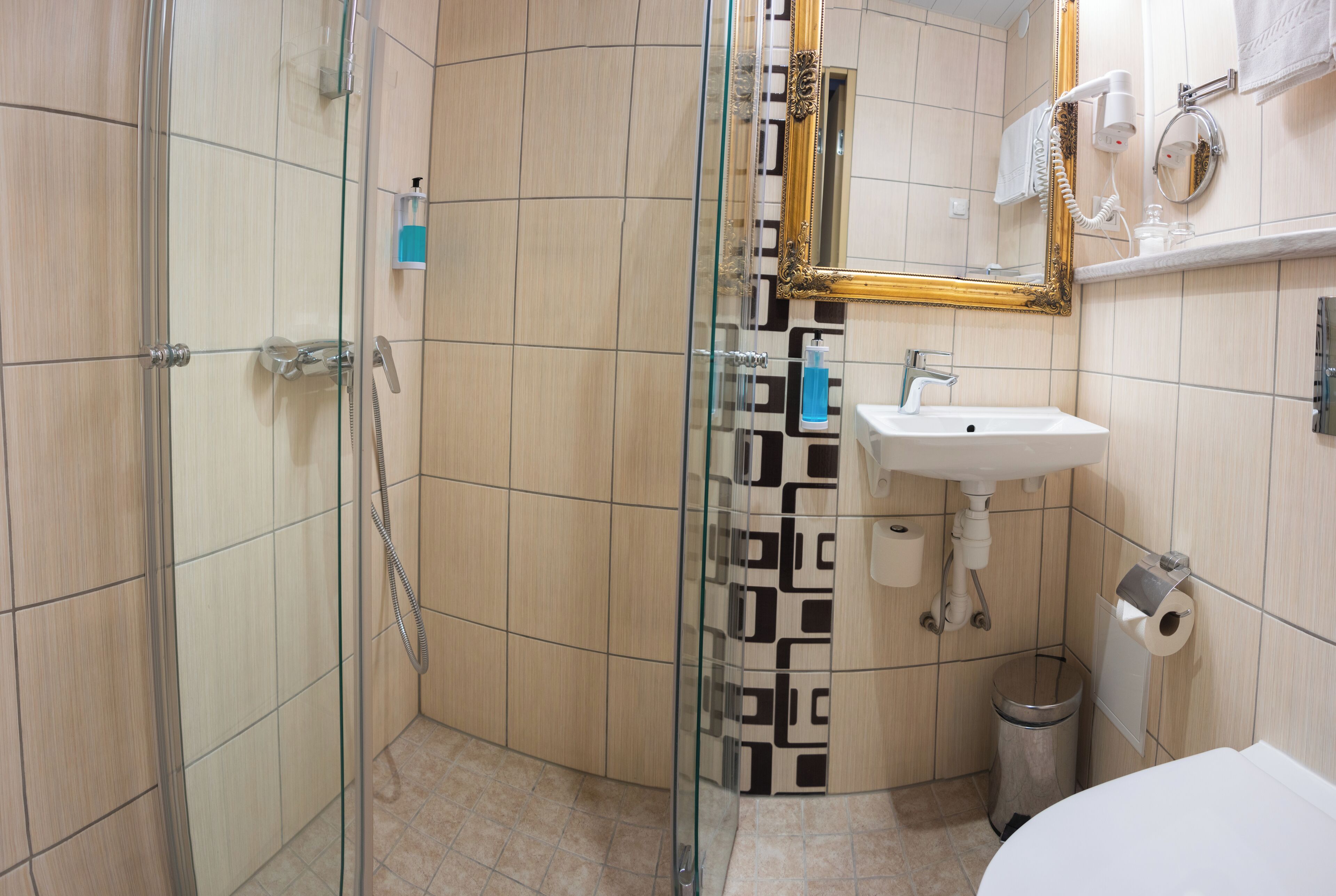 single room | bathroom | shower, hair dryer, heated floors, towels