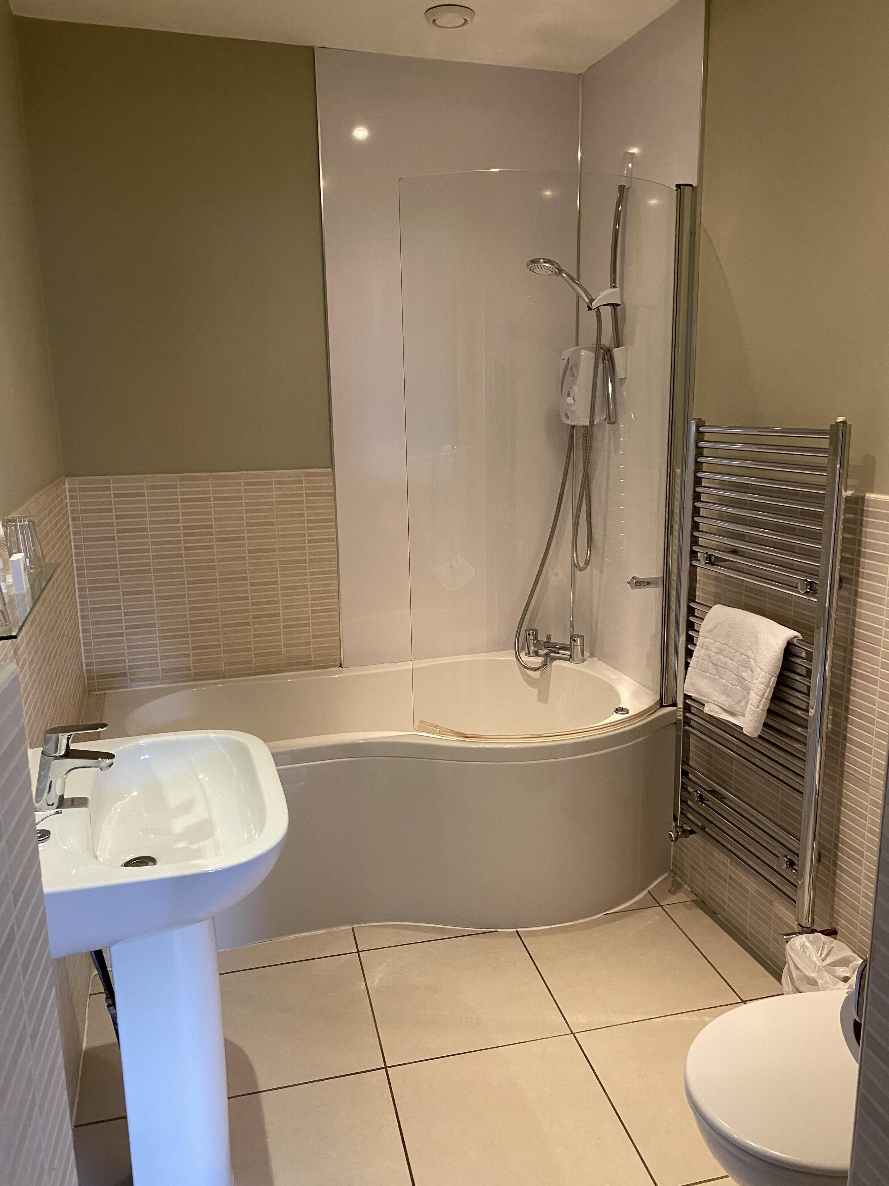 superior double room, ensuite | bathroom