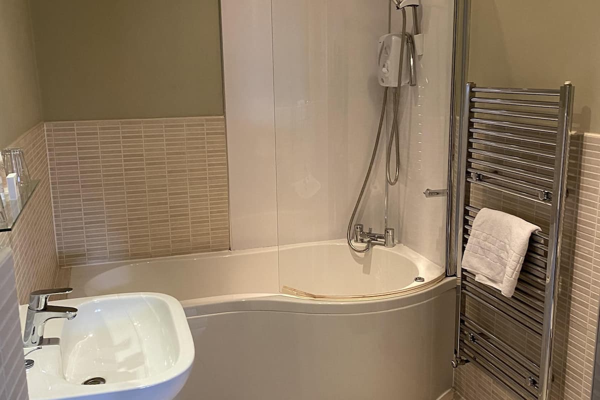 superior double room, ensuite | bathroom