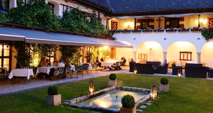 Hotel Schloss Leonstain
