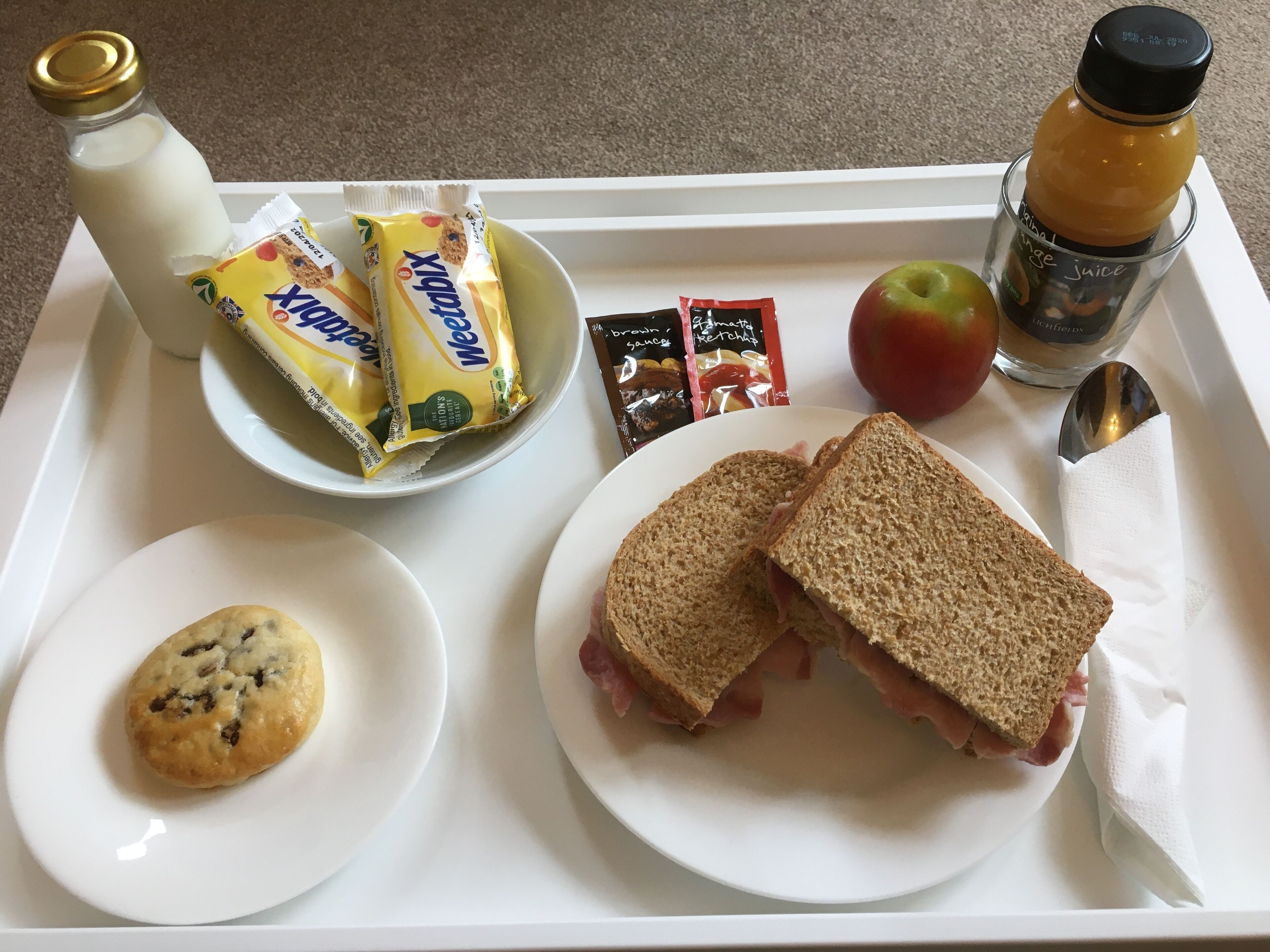 餐饮