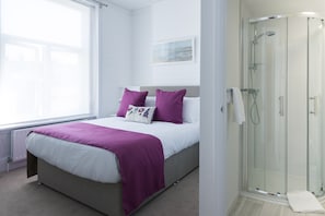 Double Room, Ensuite - Brighton Marina House Hotel (Brighton)