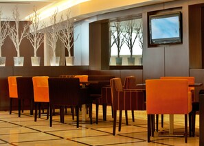 Bar (on property) - TURIM Alameda Hotel (Lisbon)