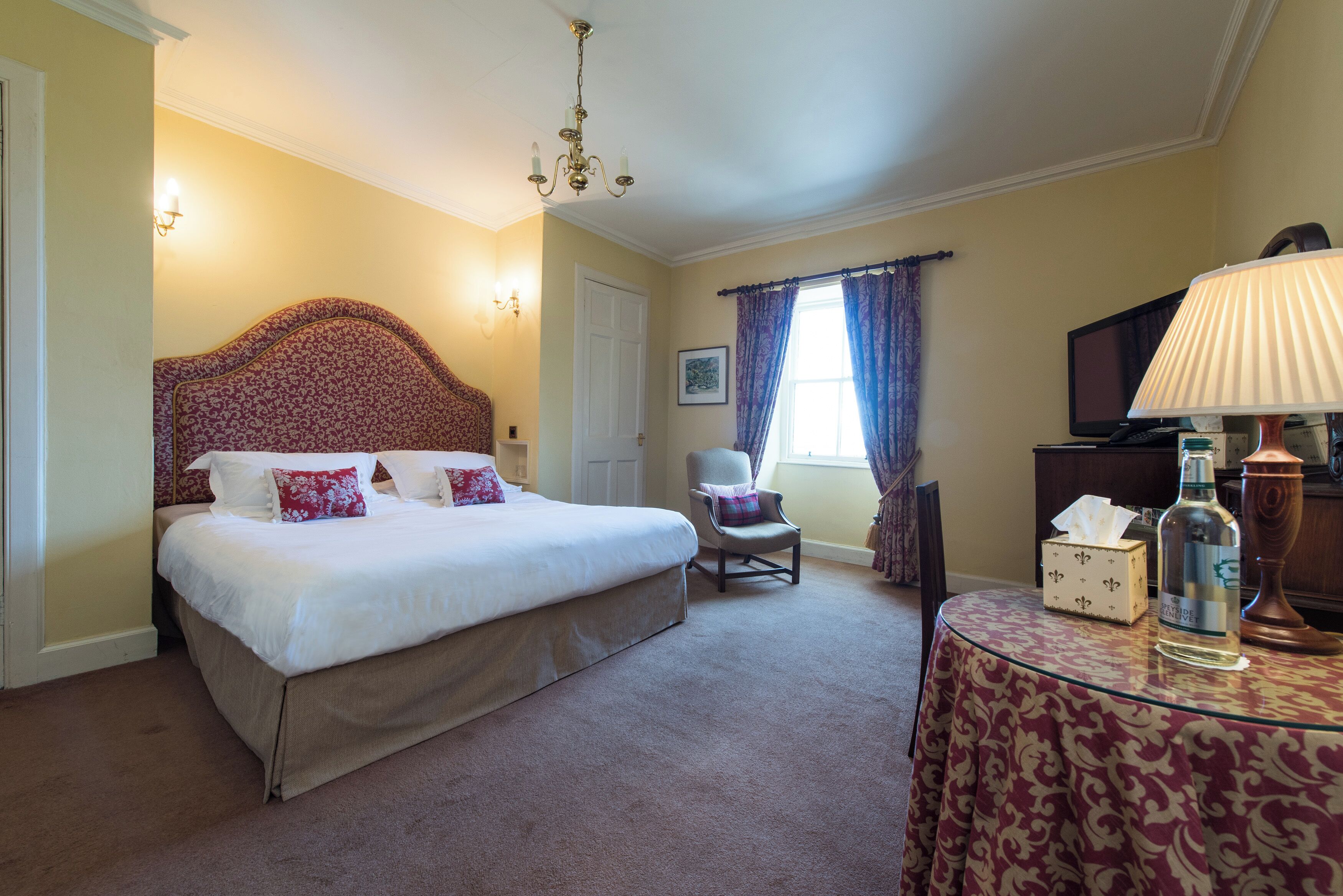 Egyptinpuuvillaiset lakanat, ylelliset vuodevaatteet, ilmainen Wi-Fi