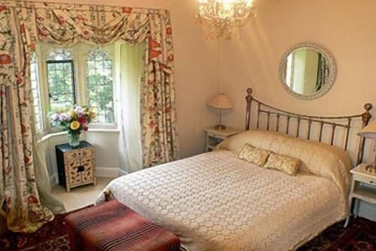 Double Room, Ensuite (Gothic Room)