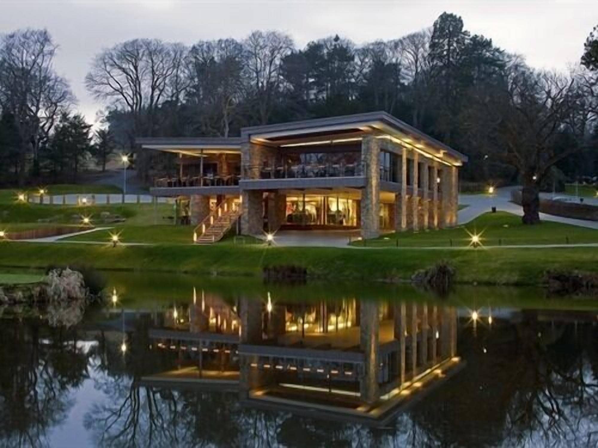 Phòng đôi hoặc 2 giường đơn Cao cấp, có phòng tắm riêng (Courtyard Bedroom) | Nhà hàng