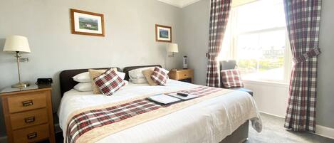 Egyptian cotton sheets, premium bedding, in-room safe