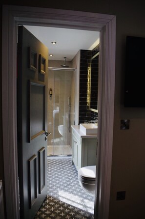 Executive Double Room, Ensuite, Park View (River Facing) | Bathroom