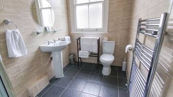 Quadruple Room, Private Bathroom | Bathroom | Shower, hair dryer