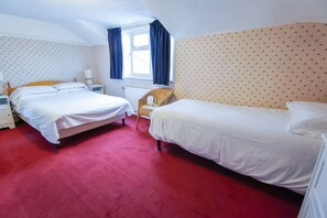 Trippelrum - delat badrum | Strykjärn/strykbräda och gratis wi-fi