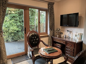 In-room safe, blackout curtains, soundproofing, free WiFi - Glenalmond Guest House (Edinburgh)