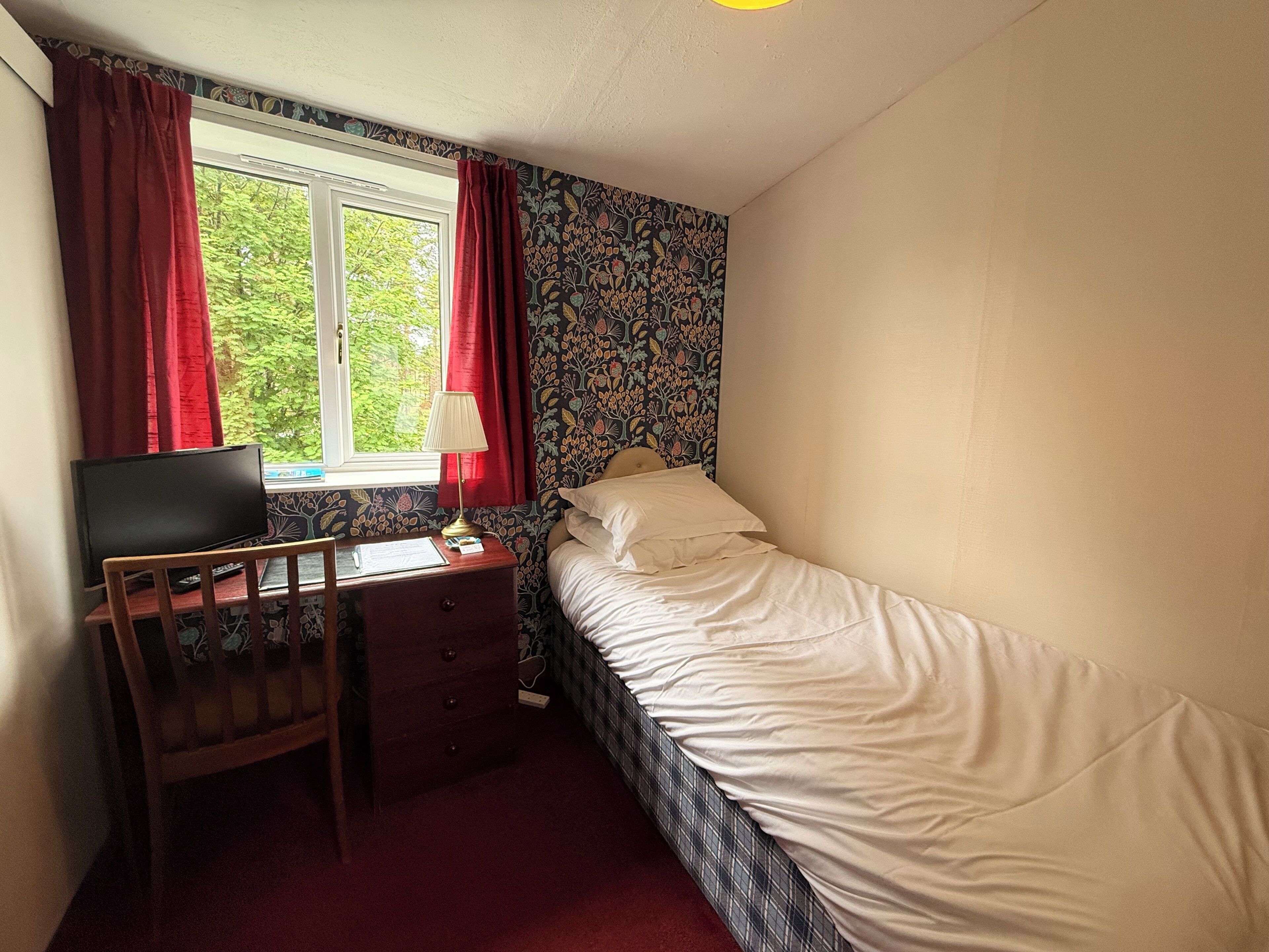 Single Room | Bed sheets
