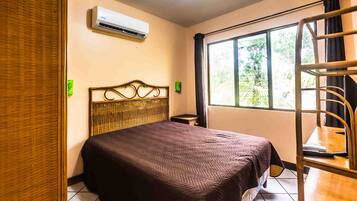 Appartement Panoramique, 1 chambre, vue océan | 1 chambre, coffres-forts dans les chambres, Wi-Fi gratuit