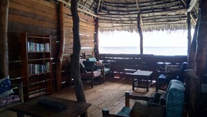 Interior - Twisted Palms Lodge & Restaurant (Bwejuu)