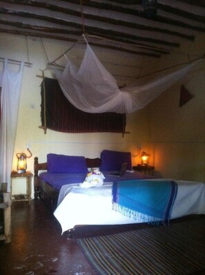 Room - Twisted Palms Lodge & Restaurant (Bwejuu)