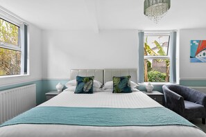 Superior Double or Twin Room | Hypo-allergenic bedding, individually furnished, desk, laptop workspace - The Cimon (Torquay)