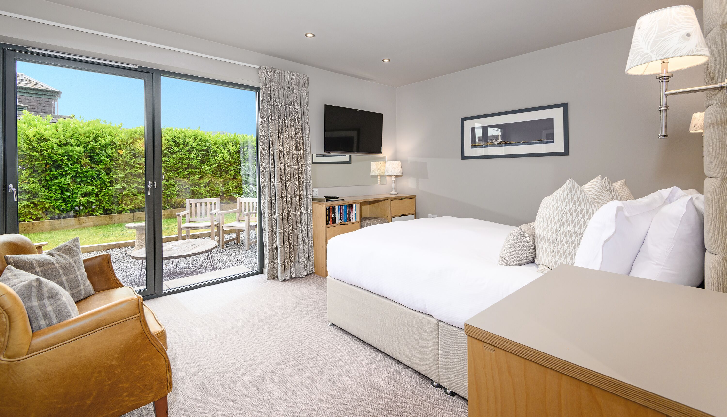 Chambre Classique, patio, dans les dépendances | Vue sur le jardin