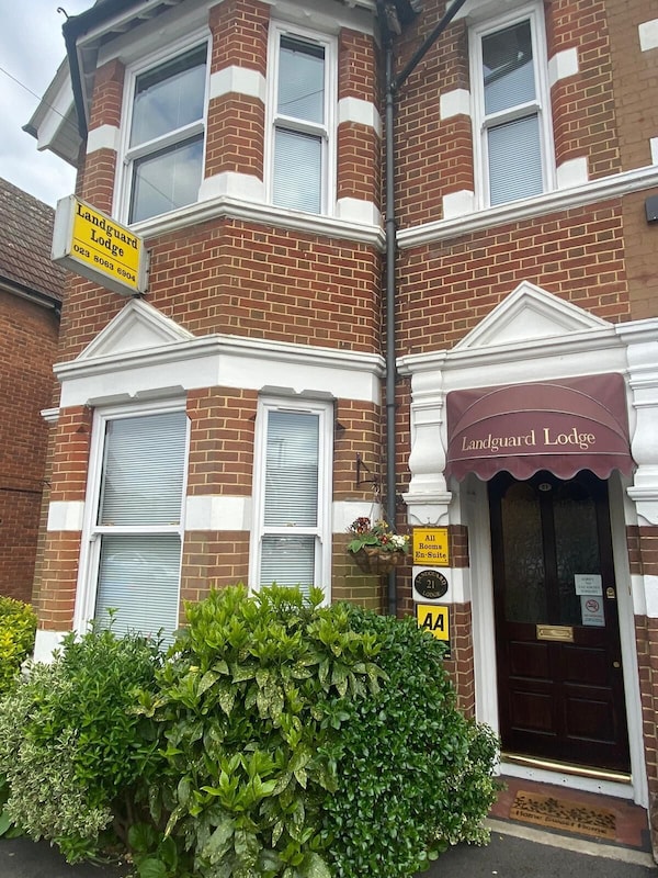 Landguard Lodge - Southampton