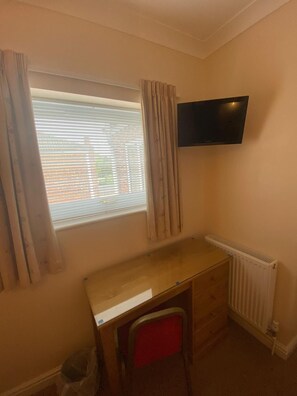 Comfort Single Room, Ensuite, Courtyard View