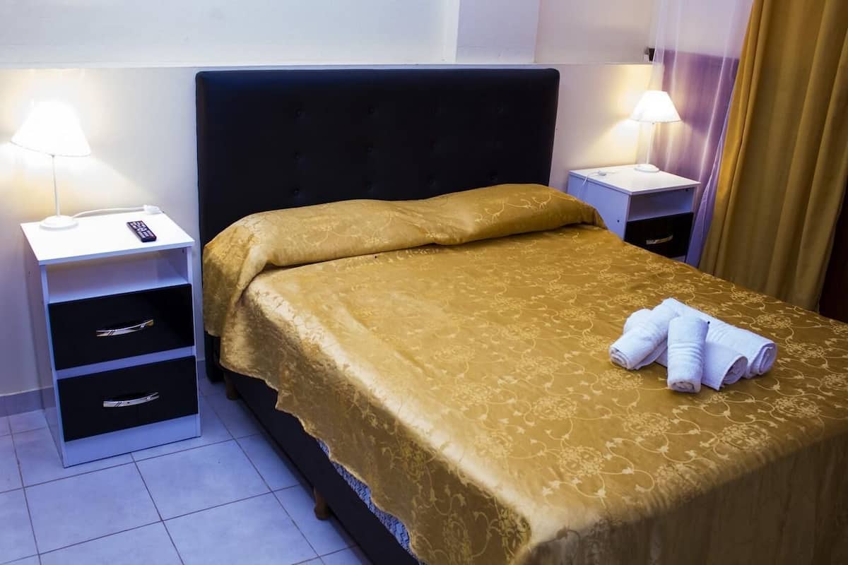 In-room safe, free WiFi