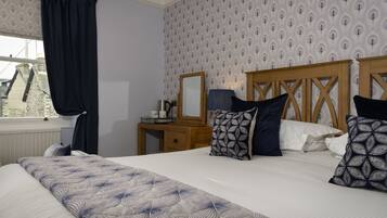 Iron/ironing board, free WiFi, bed sheets