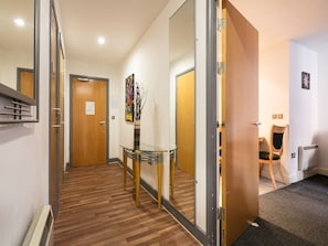 Departamento de lujo, 2 habitaciones (Chats07) | 2 habitaciones, ropa de cama de alta calidad y decoración personalizada