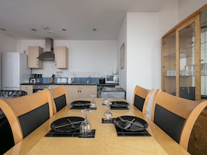 Luxury Apartment, 2 Bedrooms (Chats06) | 2 bedrooms, premium bedding, individually decorated - My-Places Serviced Apartments (Manchester)