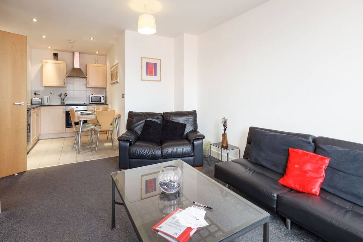 Luxury Apartment, 2 Bedrooms (Chats57)