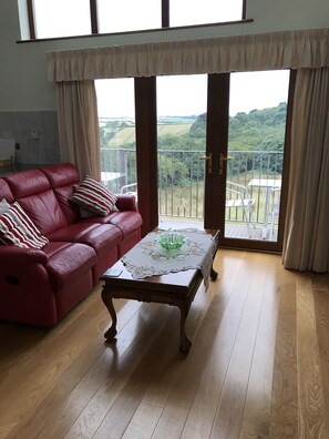 Gallery Suite (Apartment) | Living area