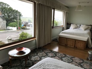 Daffodil Family Room (Nr.4) | Sengetøy i egyptisk bomull og sengetøy av topp kvalitet