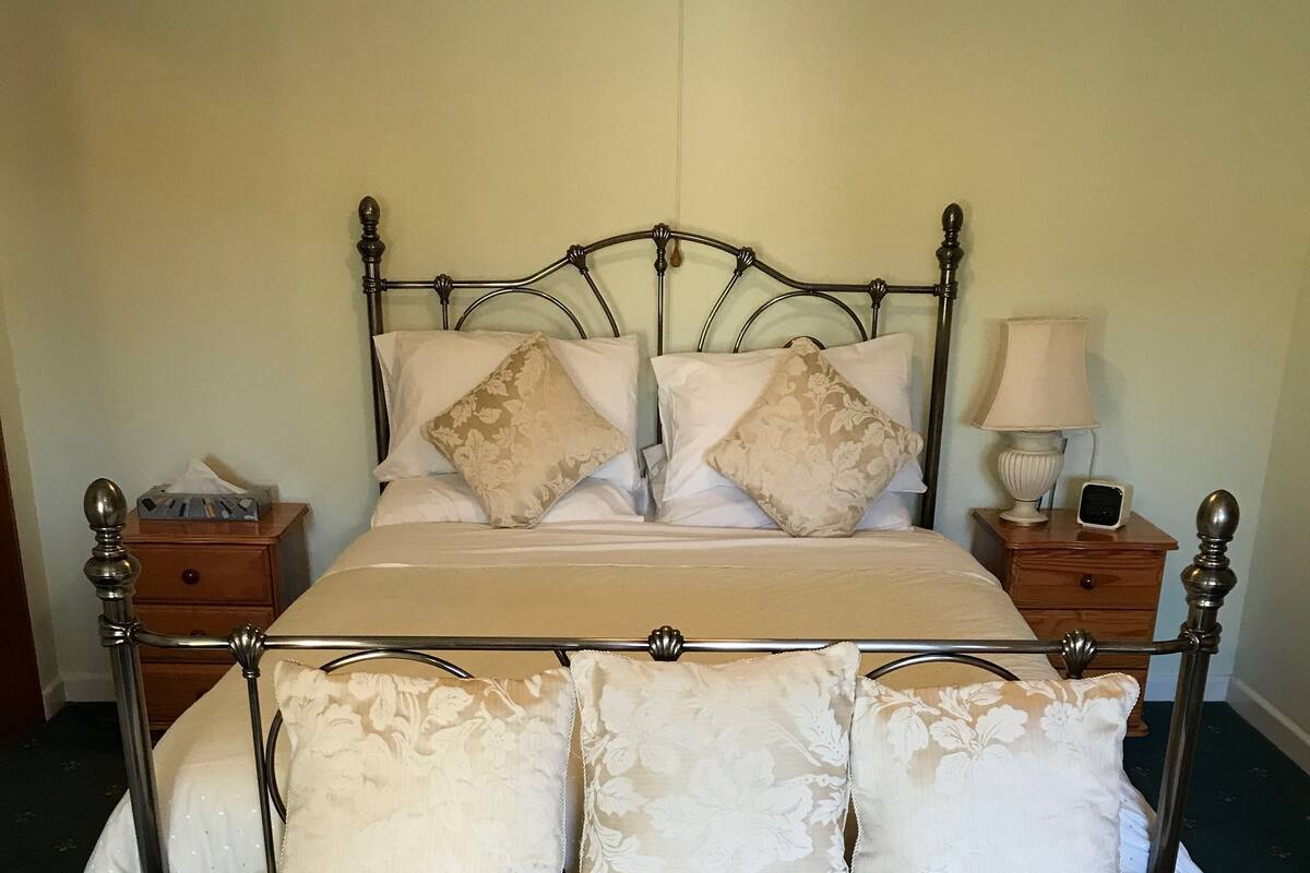Snow Drop Double Room ( Nr.7) | Egyptian cotton sheets, premium bedding, Select Comfort beds