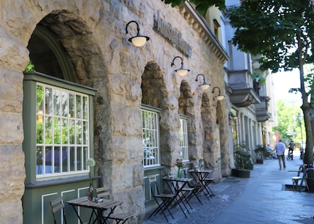 Terrace/patio. Amstel House Hostel Berlin