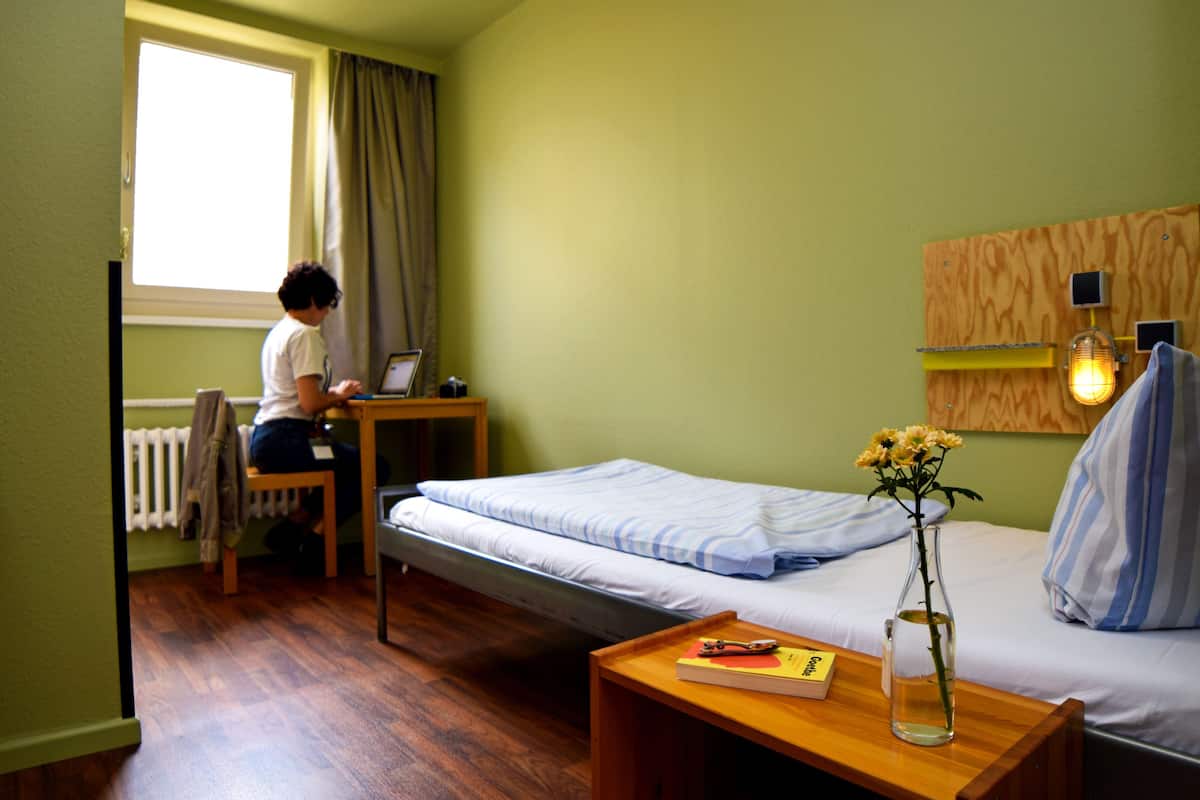 Hypo-allergenic bedding available, in-room safe, desk, blackout drapes