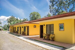 Couples Rooms | Vistas al jardín