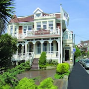 Queenswood Hotel