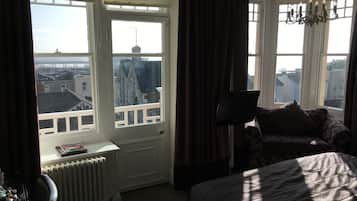 Deluxe-Doppelzimmer, Balkon | Schreibtisch, Bügeleisen/Bügelbrett, kostenloses WLAN, Bettwäsche