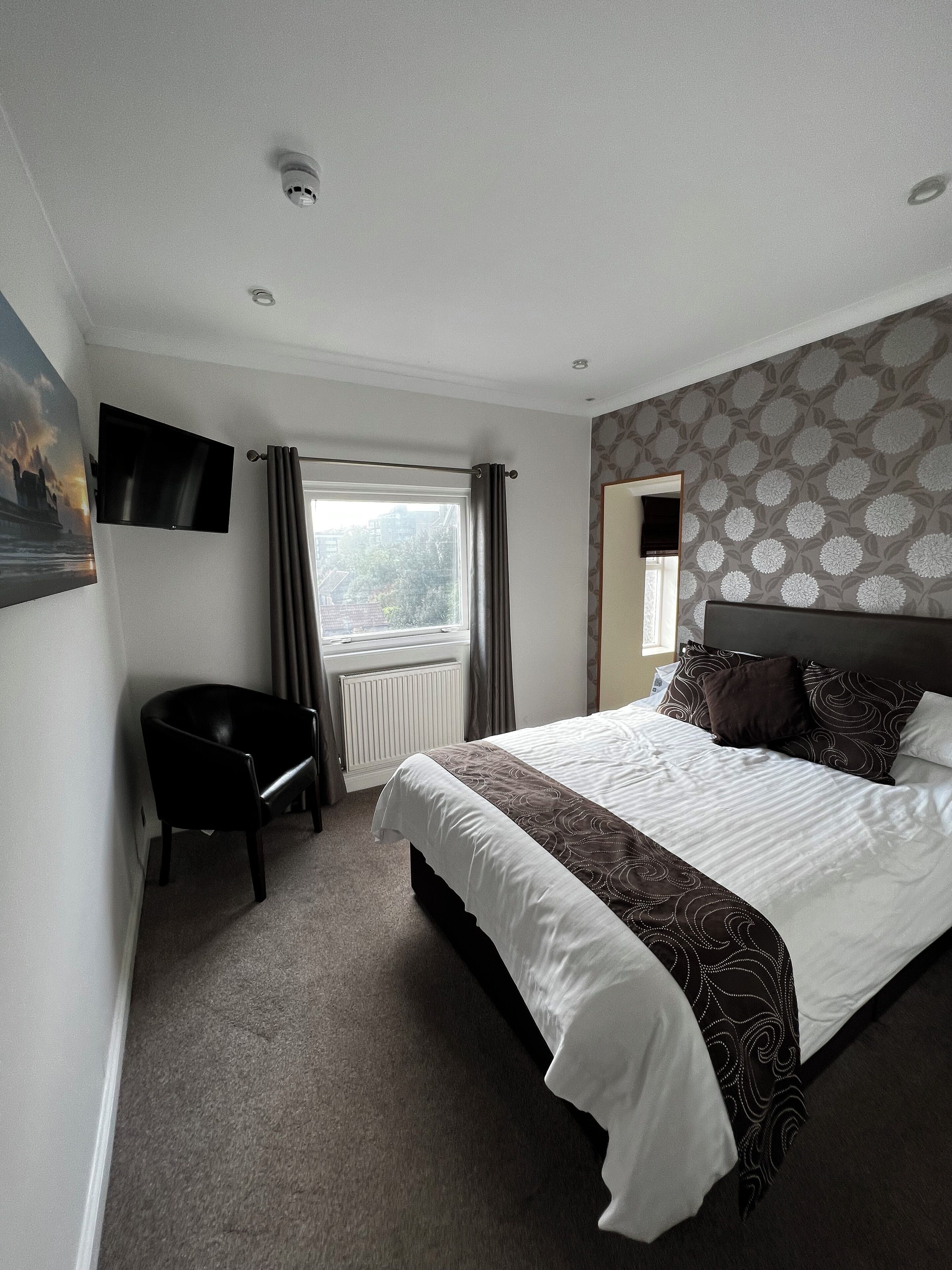 double room, sea view | desk, iron/ironing board, free wifi, bed sheets