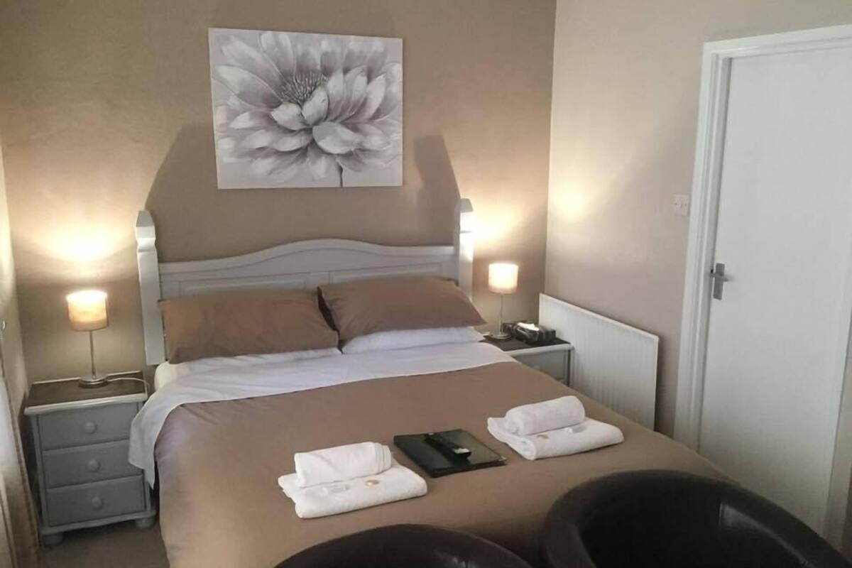 Desk, iron/ironing board, free WiFi, bed sheets
