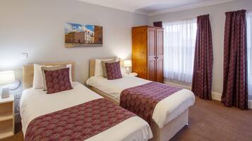 Superior Twin Room, Ensuite (Front Facing)