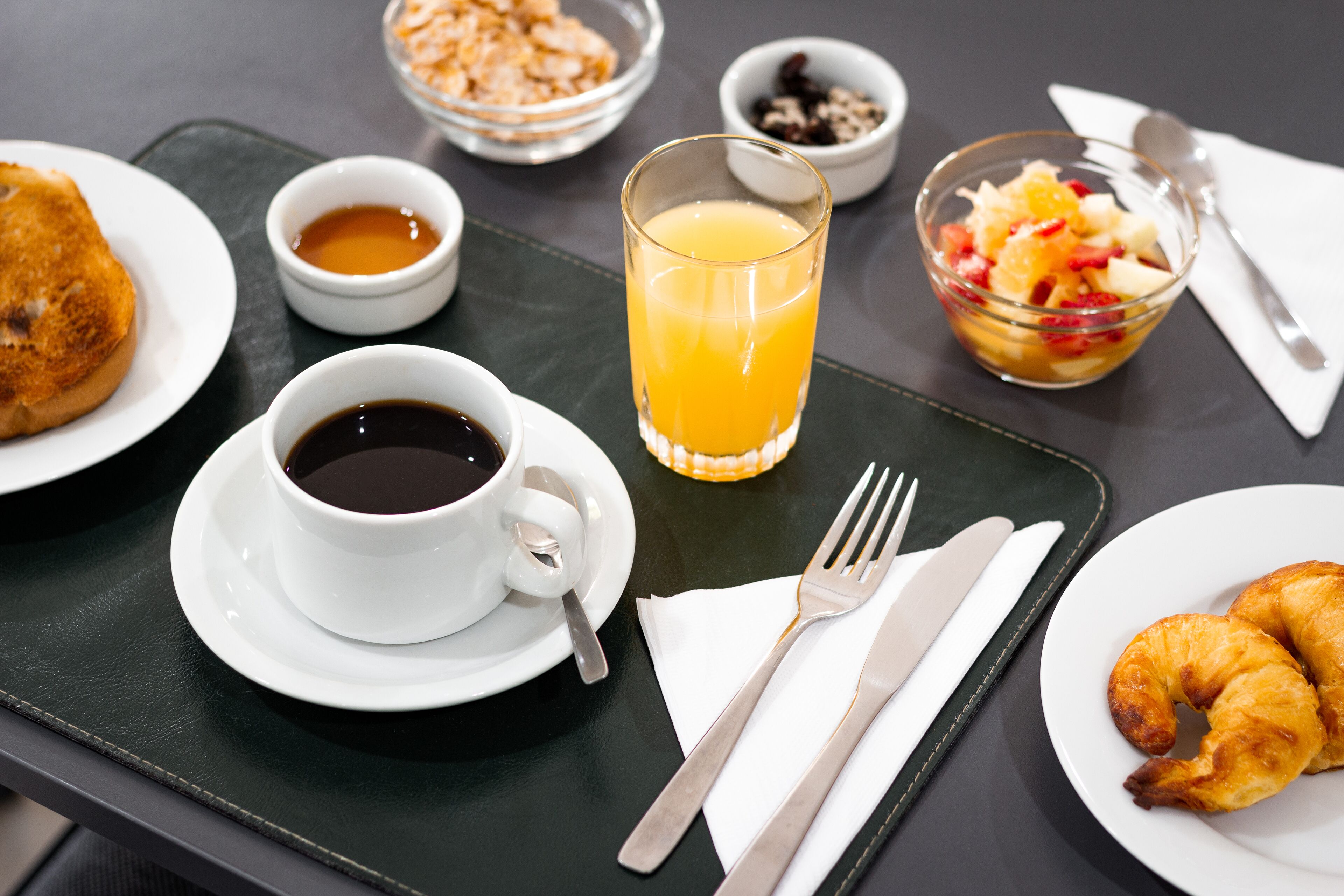 free daily cooked-to-order breakfast