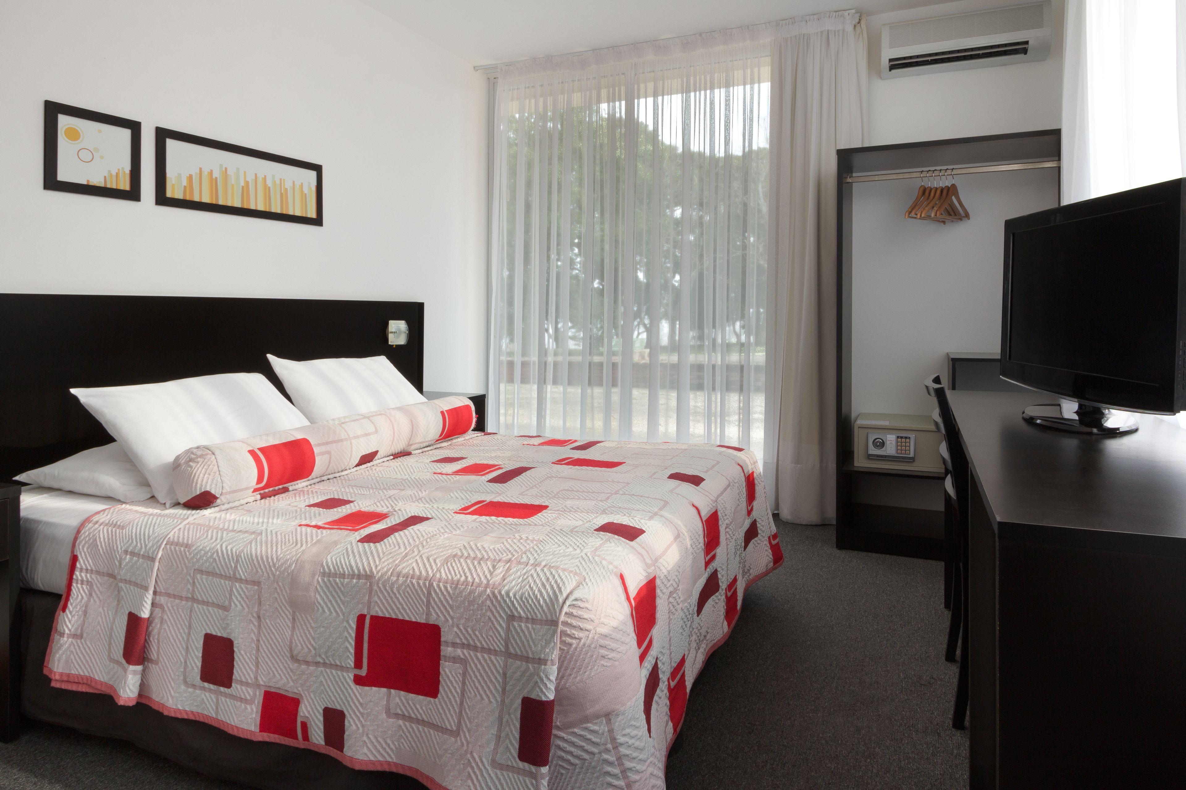 minibar, in-room safe, desk, free wifi